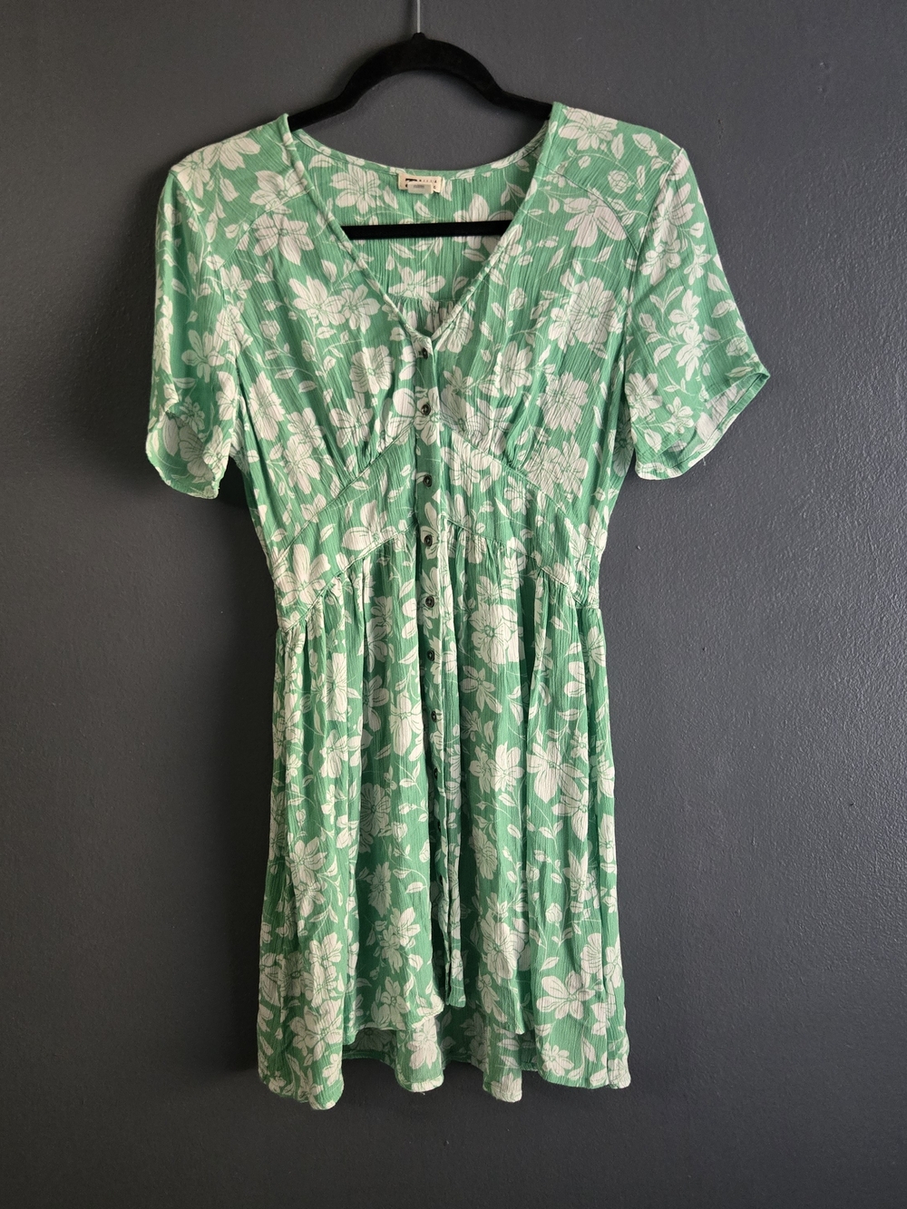 Billabong Twirl Around Green and White Floral Dress Medium